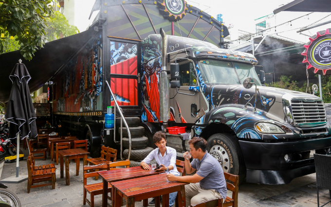 Saigon container truck open for coffee, not logistics